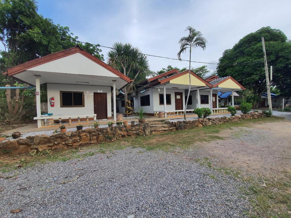 Pineapple Resort Ban Huai Thalaeng Phan 외부 사진